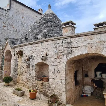 Il Trullo Di Nonna Lella Country house