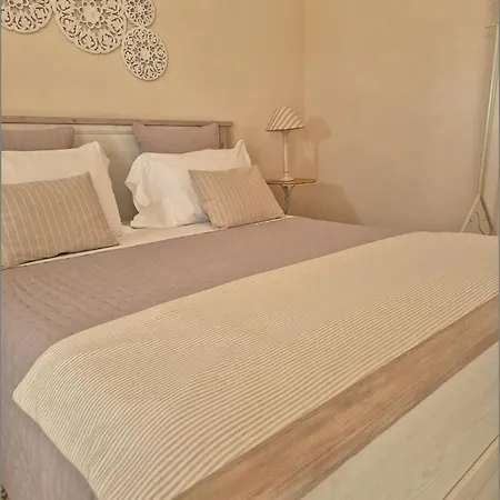 Il Trullo Di Nonna Lella Country house